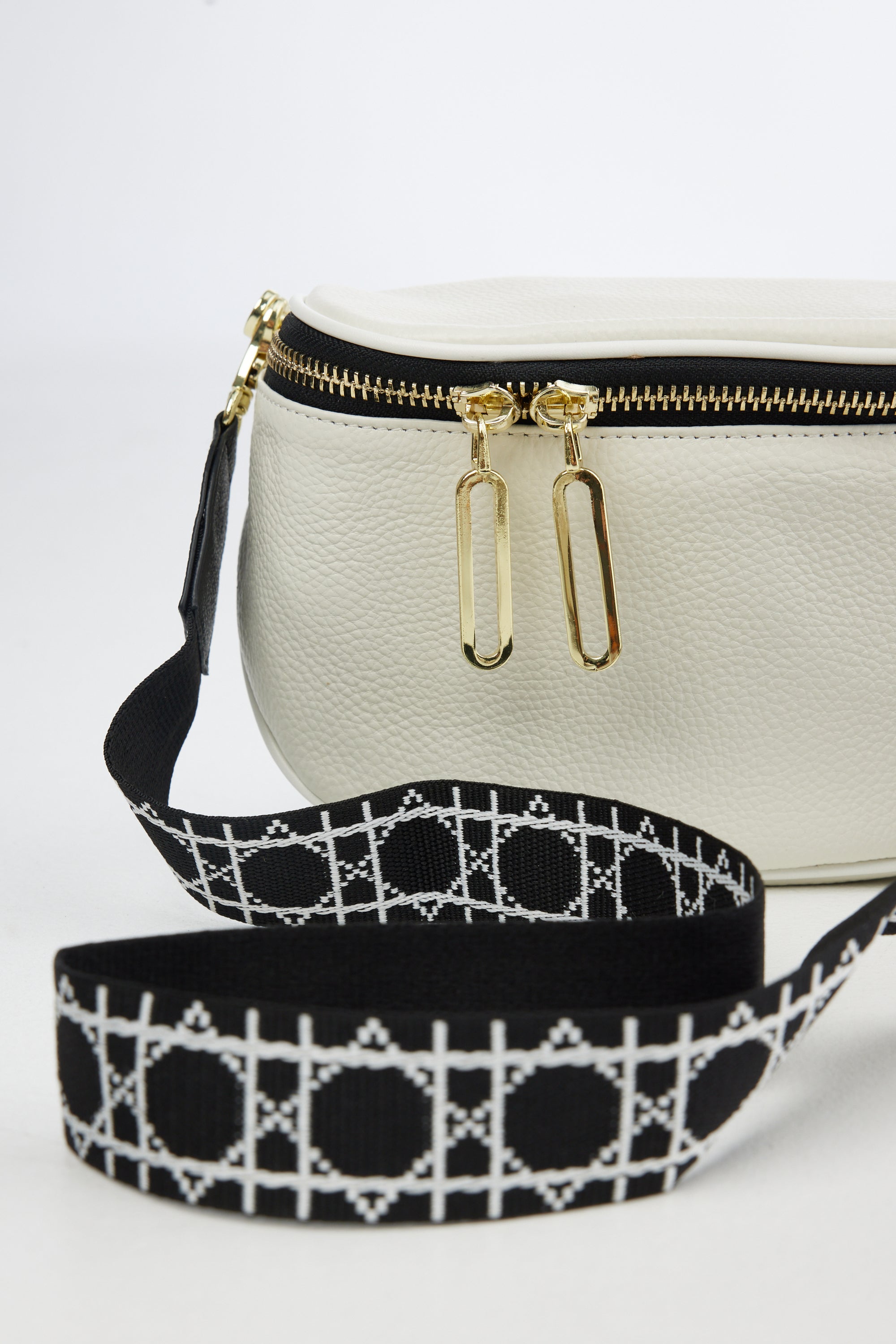 Kensington Cross Body Bag w Pattern Strap