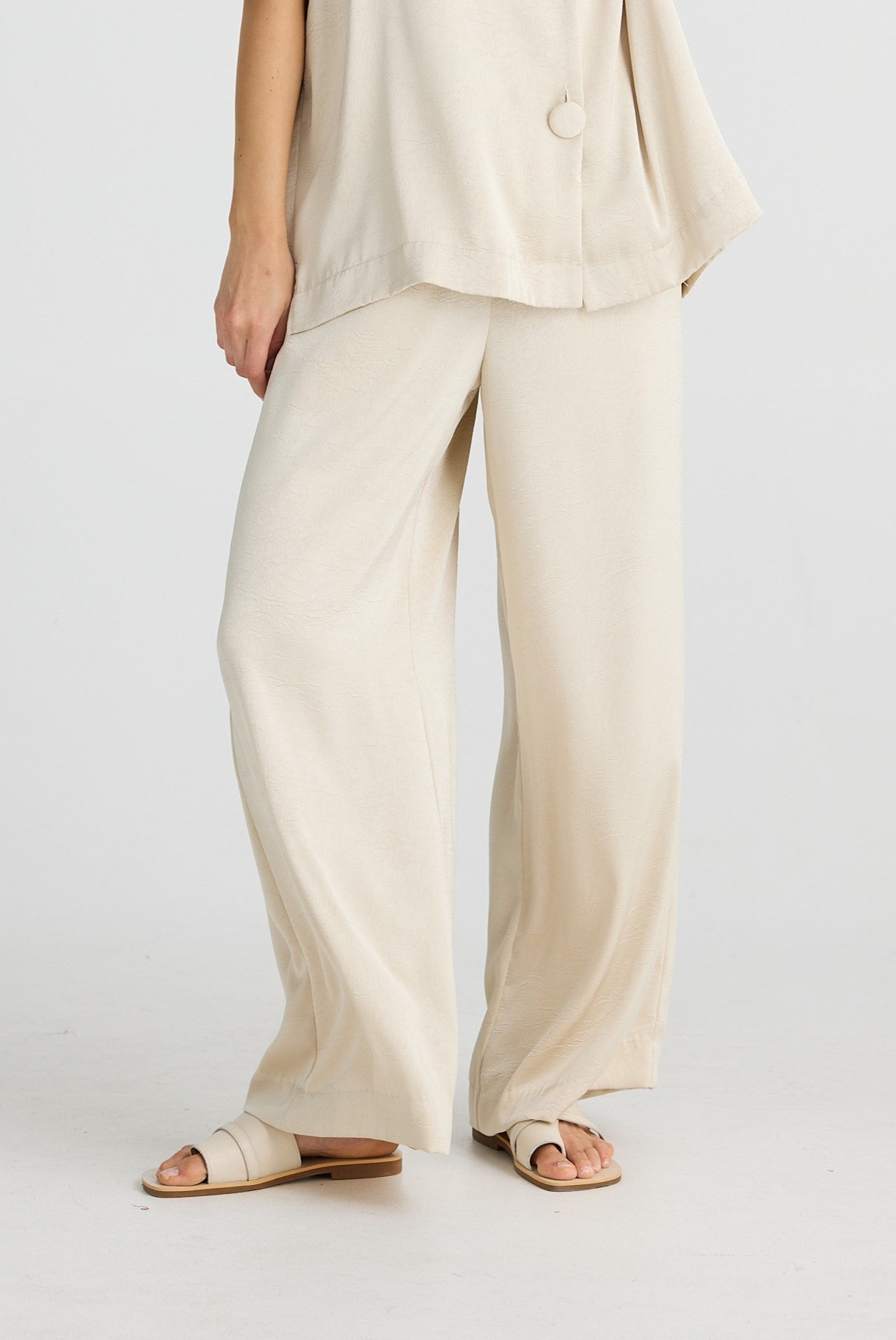 Dana Pant – Crinkle Satin