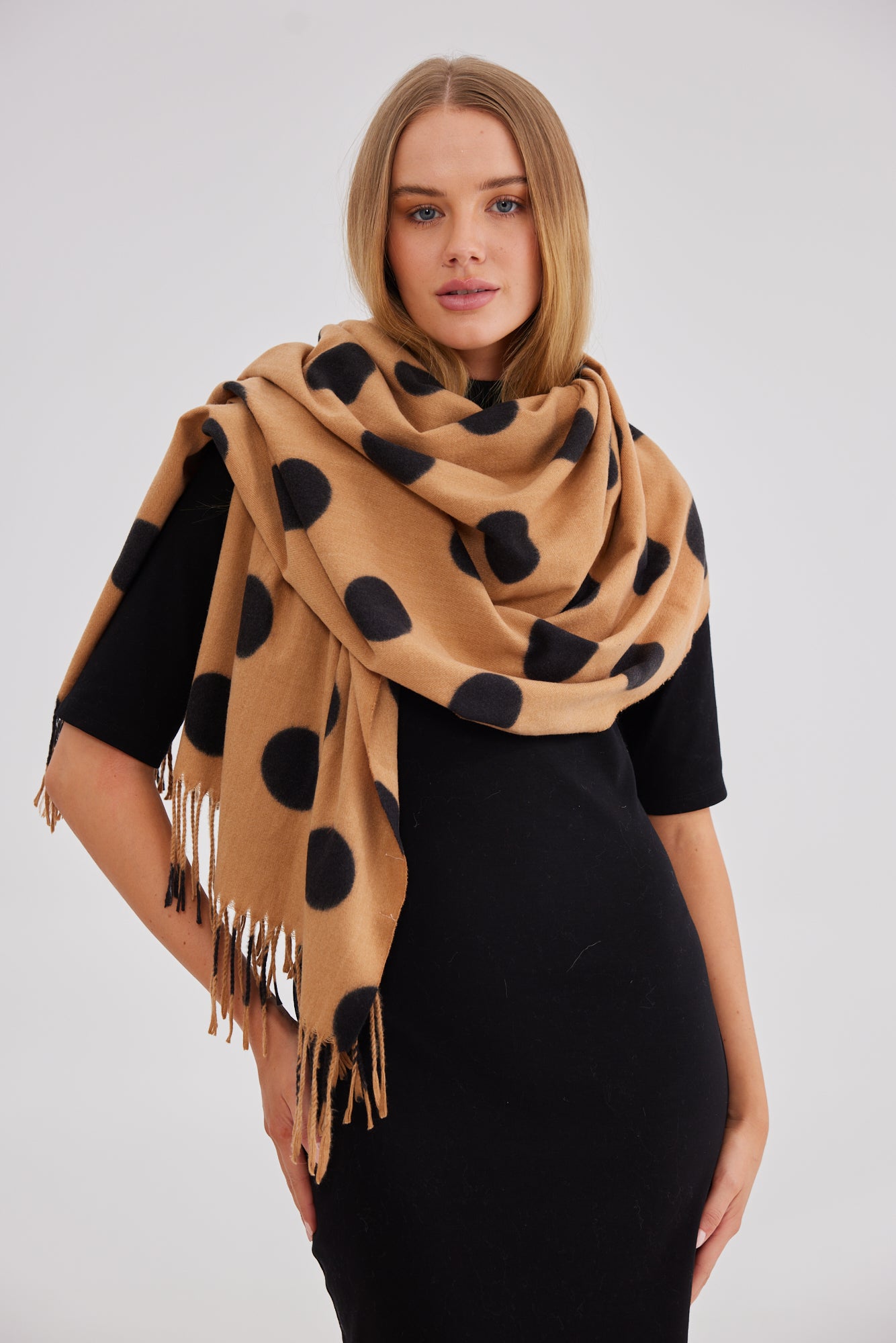 Ladro Scarf